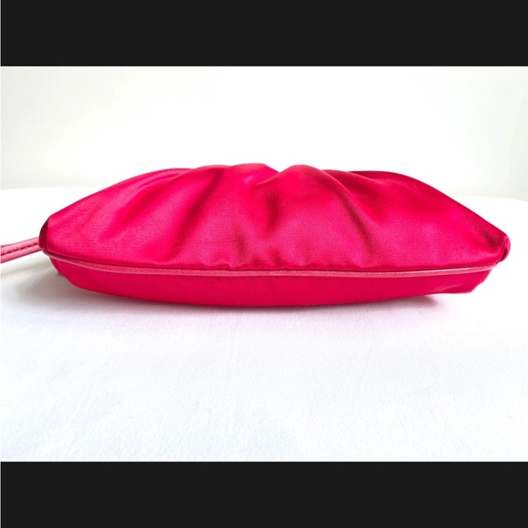 COACH AMANDA SATIN CAPACITY WRISTLET MAGENTA AND GOLD SATIN 42032 $118 NEW - Picture 13 of 14